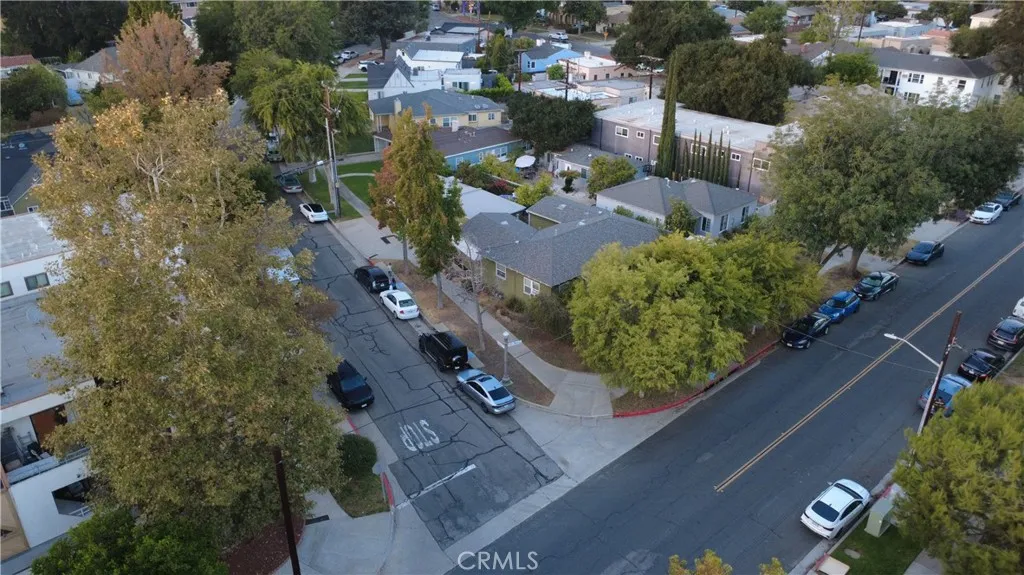 1717 E Chevy Chase, Glendale, California 91206 home-pic-44